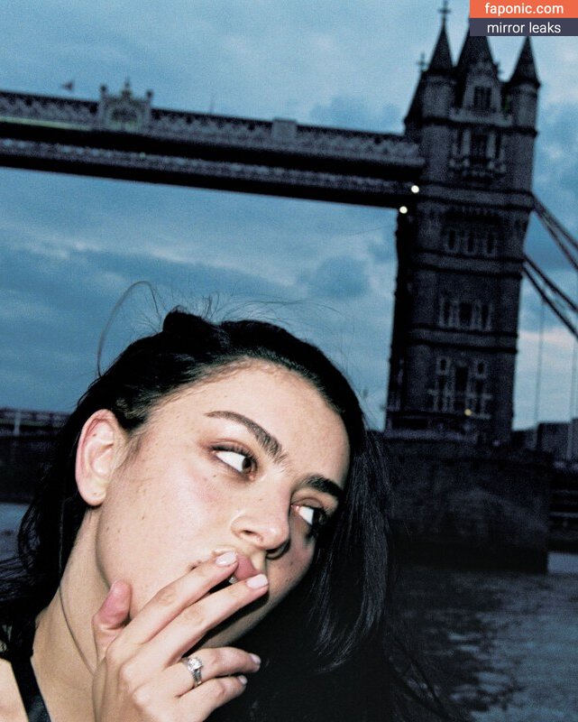 Charli XCX, charli_xcx, charlignarly, charlixcx, https: Nahé úniky OnlyFans Fotka #84
