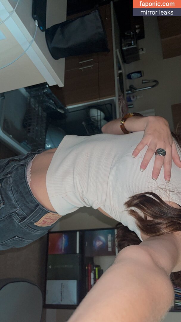 Littleteasers Nahé úniky OnlyFans Fotka #2