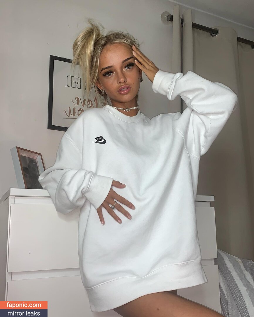 amy_nicolexx, amythompson893, petitesneakylink Nahé úniky OnlyFans Fotka #17
