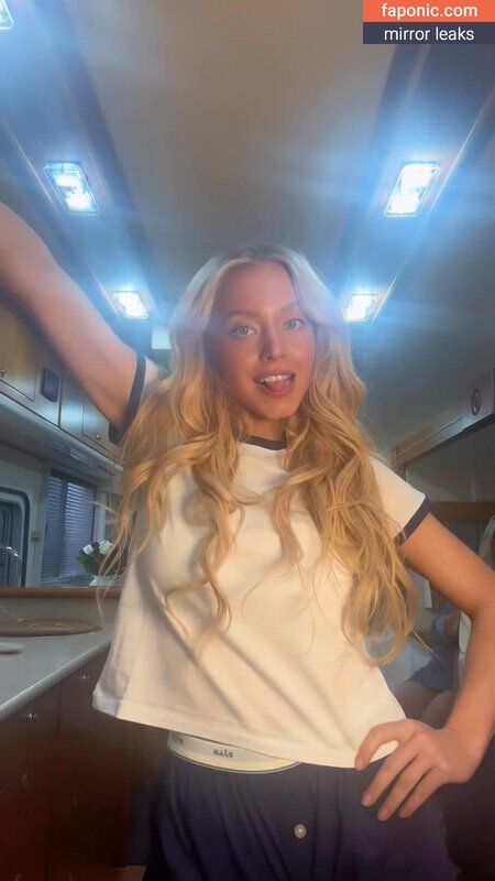 Sydney Sweeney, gal_gadot, https:, sydney_sweeney Nahé úniky OnlyFans Fotka #184