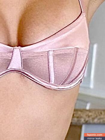 Kylin Milan, kylinmilan, mira_moony Nahé úniky OnlyFans Fotka #69