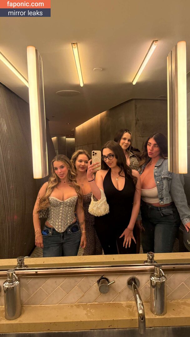 Yellz0, Yellz1, bigtittygothegg, yellz Nahé úniky OnlyFans/Patreon Fotka #4