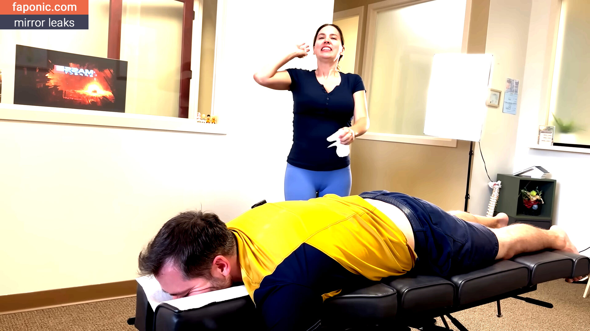 Brenda Mondragon, Chiropractor Nahé úniky  Fotka #70