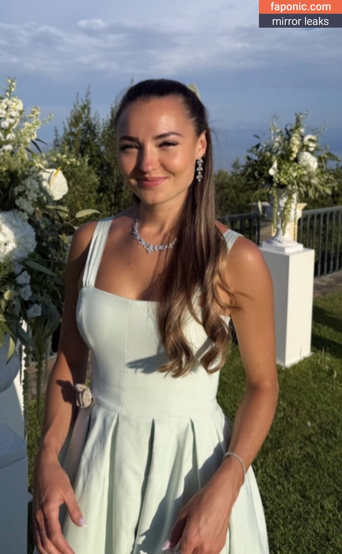 Crystal Wright, itscrystalwright, madelenewright Nahé úniky OnlyFans Fotka #7