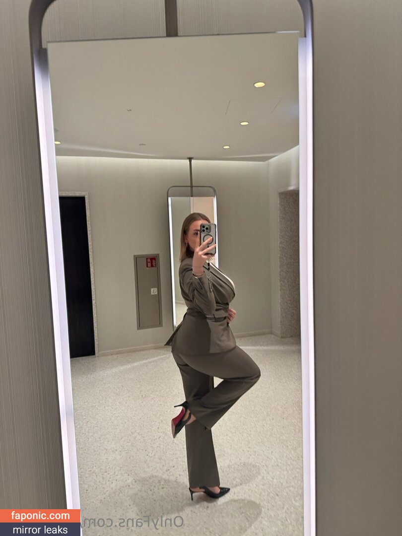 Ema.santi, doctora.santi, emasanti5, fraudrsanti, https: Nahé úniky OnlyFans Fotka #5