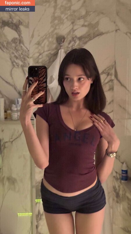 caitlinerinoneill, heyitsapril Nahé úniky OnlyFans Fotka #8