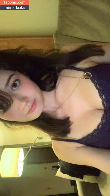 caitlinerinoneill, heyitsapril Nahé úniky OnlyFans Fotka #22